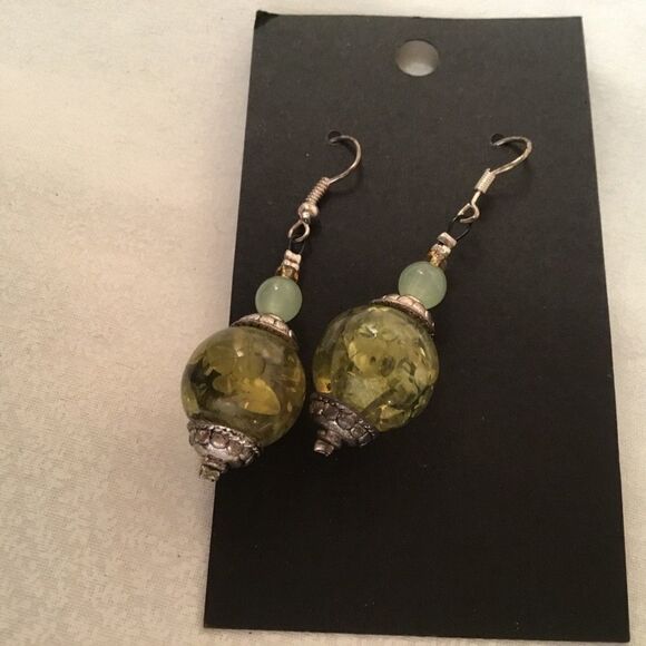 Silvertone Fish Hook Wires Crackle Beads in Green Earrings - Picture 3 of 5